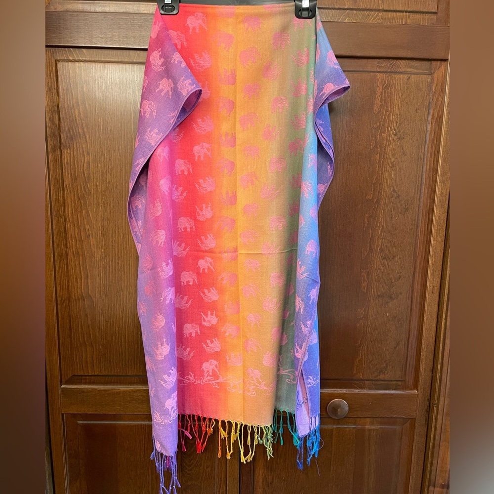 Pashmina with colorful elephants